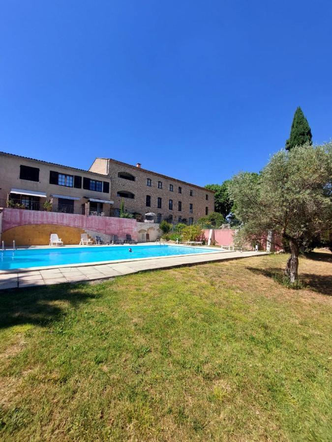 Logement D'Exception Pres Du Colorado Provencal Dans Une Residence Au Calme Avec Piscine Offrant Une Vue Imprenable Sur Le Luberon Depuis Sa Terrasse Viens Exteriér fotografie