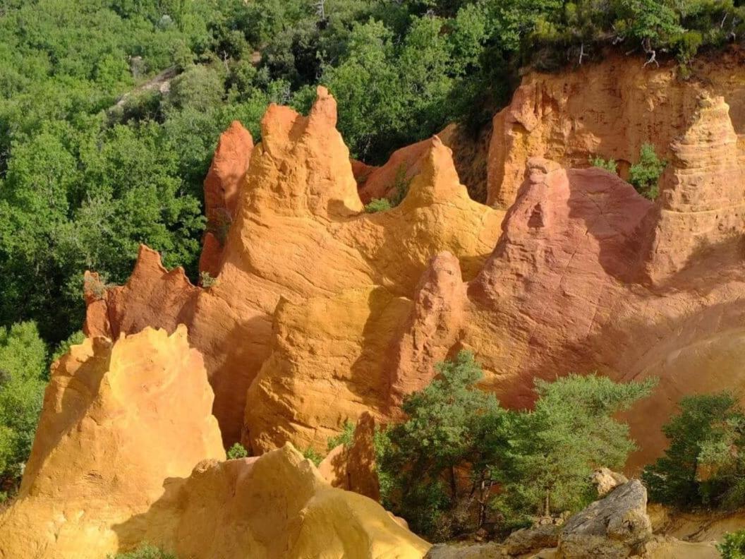 Logement D'Exception Pres Du Colorado Provencal Dans Une Residence Au Calme Avec Piscine Offrant Une Vue Imprenable Sur Le Luberon Depuis Sa Terrasse Viens Exteriér fotografie
