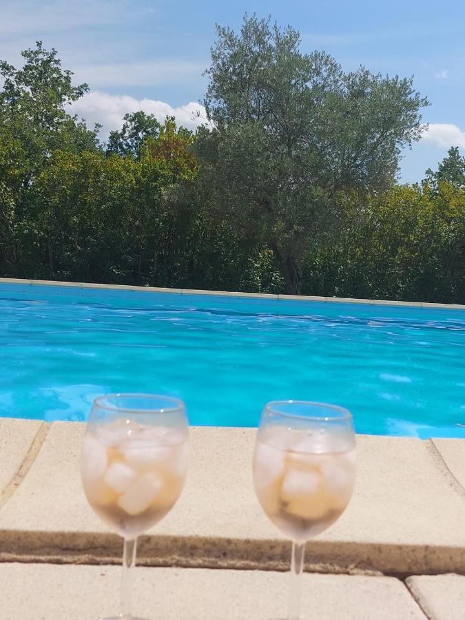 Logement D'Exception Pres Du Colorado Provencal Dans Une Residence Au Calme Avec Piscine Offrant Une Vue Imprenable Sur Le Luberon Depuis Sa Terrasse Viens Exteriér fotografie