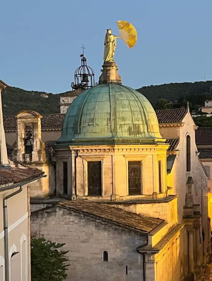 Logement D'Exception Pres Du Colorado Provencal Dans Une Residence Au Calme Avec Piscine Offrant Une Vue Imprenable Sur Le Luberon Depuis Sa Terrasse Viens Exteriér fotografie